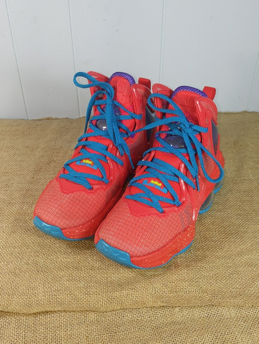 Nike LeBron 19 'King's Crown' GS Kid's Basketball Shoes Sz 4Y, Red/Blue/Purple